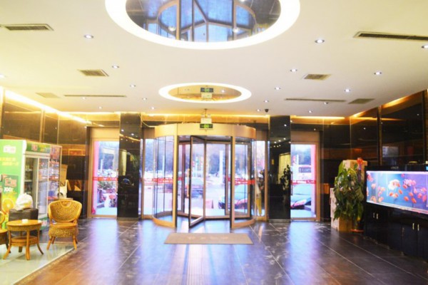 成都男士养生新风尚：洗桑拿敲背体验推荐(成都男士spa推背)